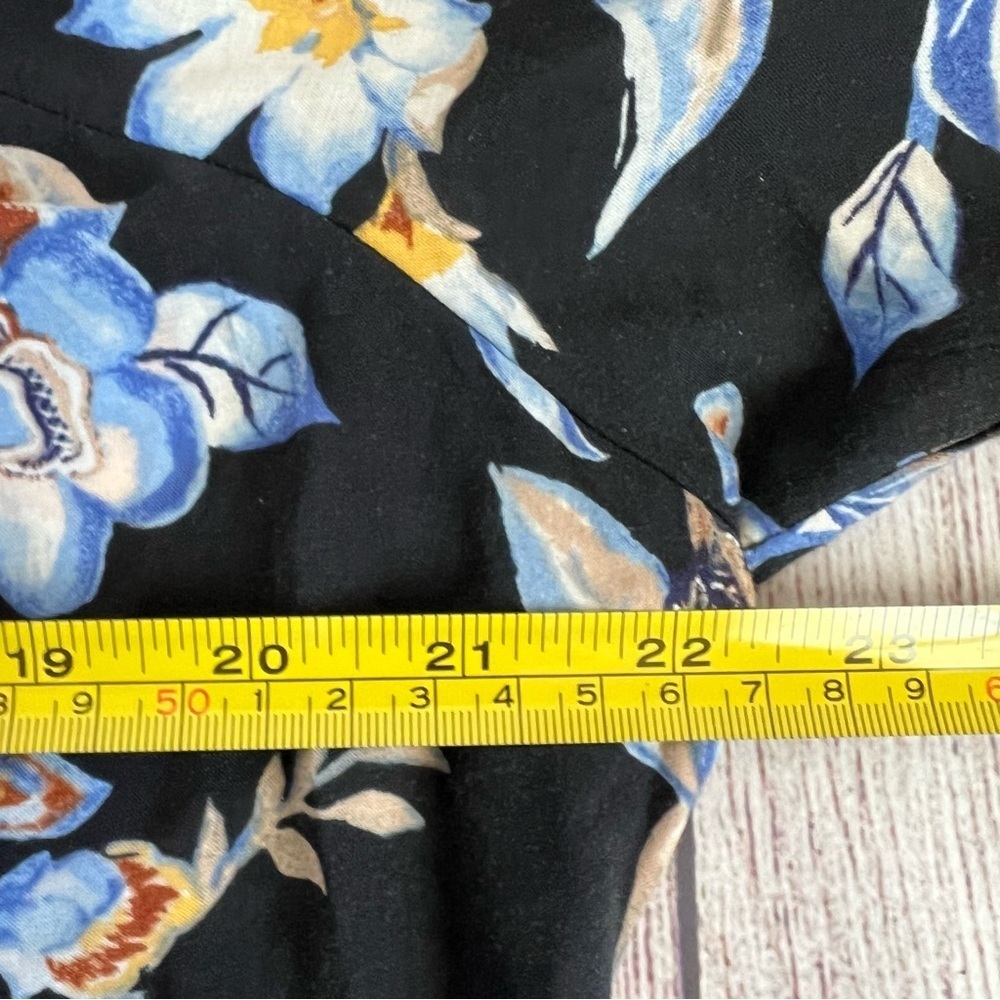 White House Black Market Floral Blouse Top Medium - Picture 5 of 6